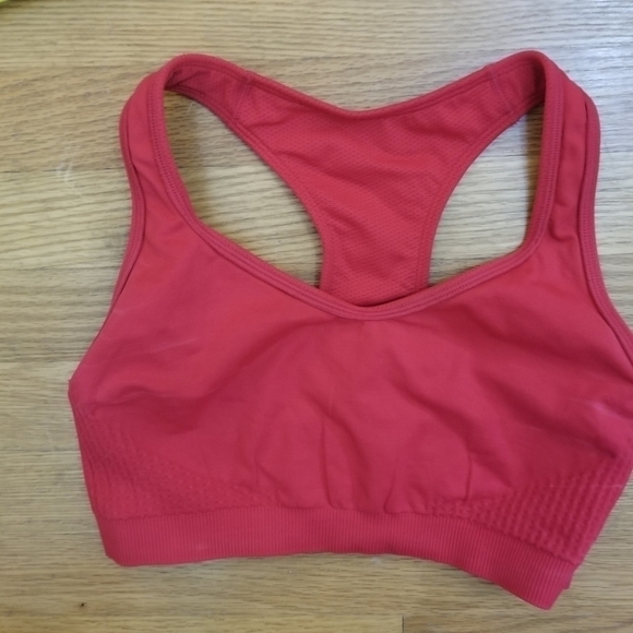 Fruit of the Loom Other - Fruit of the  Loom sz large sports bra med red